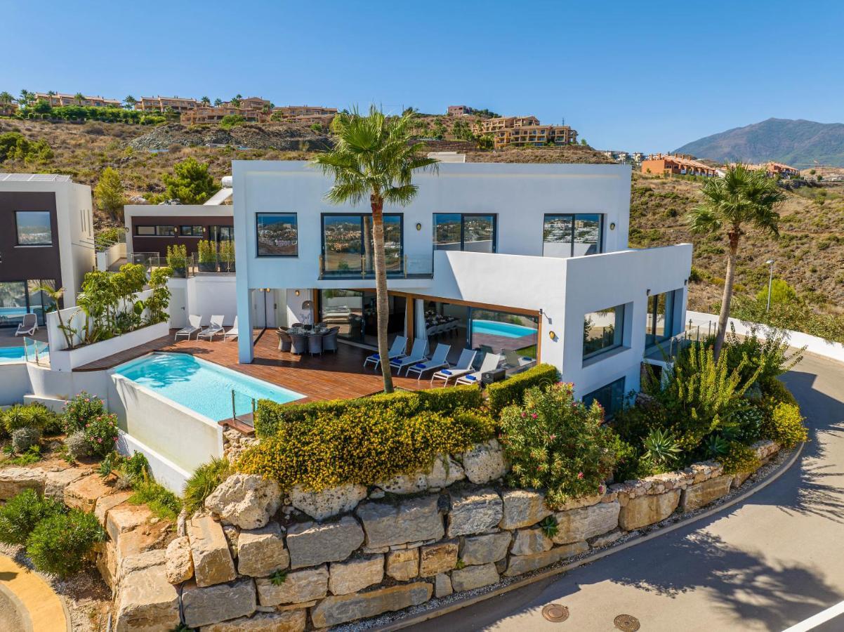 Vacation Marbella I Villa Paraiso The View, Infinity Heated Pool, Sea View, 24-7 Security, Golf Courses Estepona Bagian luar foto